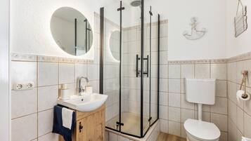 Dusche, Haartrockner, Handtücher