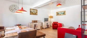 Holiday Home 'Pinki' in Kölzenhain with Private Garden and Wi-Fi