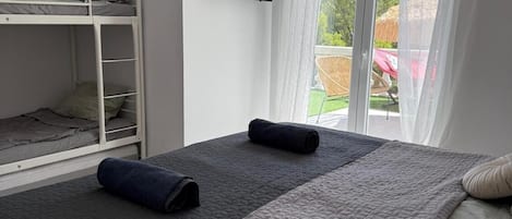 Bügeleisen/Bügelbrett, WLAN, Bettwäsche