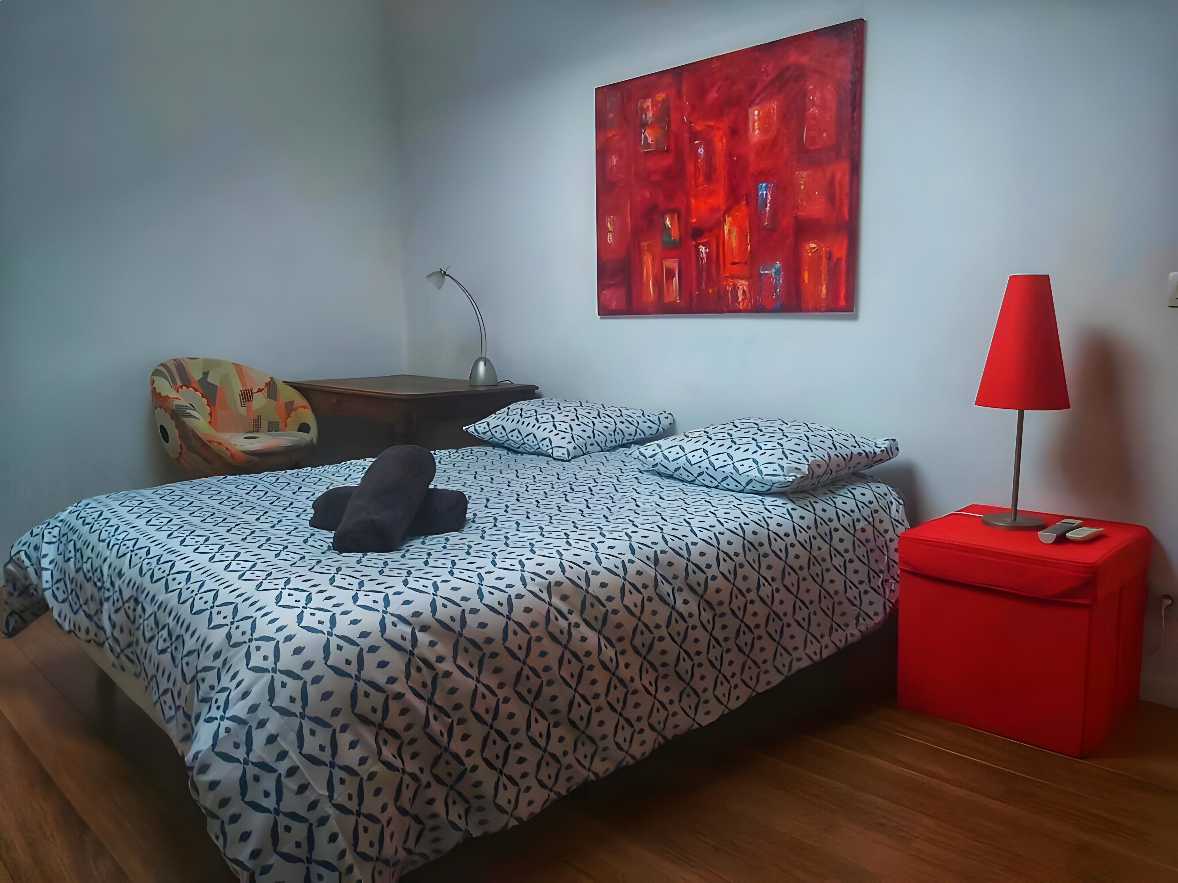 WiFi, bed sheets