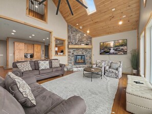 Cabin, Multiple Beds (Blue Sky Paradise #550) | Living area - Blue Sky Paradise #550 (Gatlinburg)