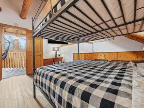 Cabin, Multiple Beds (Dolly's Dream #292) - Dolly's Dream #292 (Pigeon Forge)