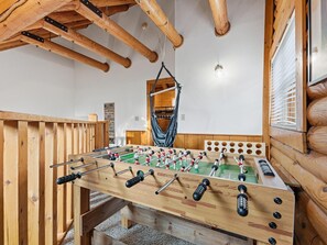 Cabin, Multiple Beds (Dolly's Dream #292) | Games room - Dolly's Dream #292 (Pigeon Forge)