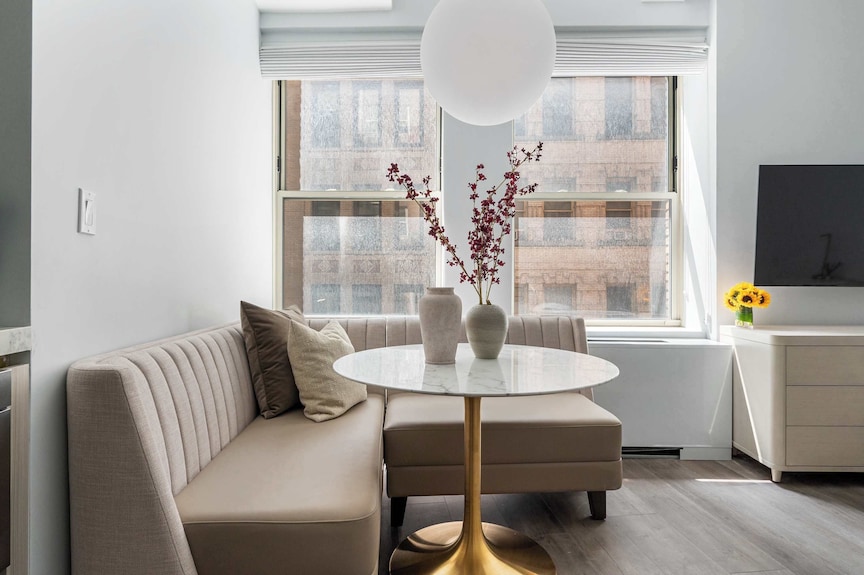 17john: Premium King Studio Apartment - Red Hook, NY