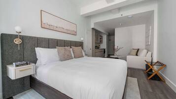 Desk, iron/ironing board, WiFi, bed sheets