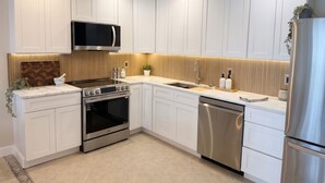 Private kitchen - Spacious Coastal 4-BR Retreat Walk to Beach & Pier Pet Friendly (Old Orchard Beach)