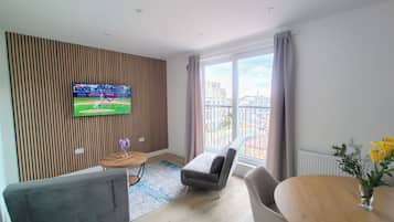 Superior Apartment, City View | Living area