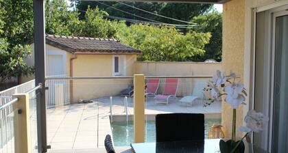 Maison avec piscine à anduze calme nature et détente