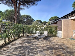 Terrace/patio - Charming T2 cabin for 4 people renovated with garden, pool and beach walk to Cavalière (Le Lavandou)