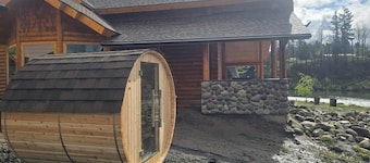 Tranquil River Front log cabin retreat