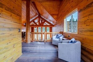 Interior - Tranquil River Front log cabin retreat (Gates)