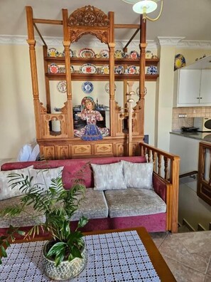 Casa, sacada, vista para o jardim | Parte interna