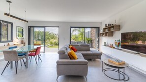 Living area - Contemporary air-conditioned villa in Fréjus with swimming pool for 6 people (Fréjus)