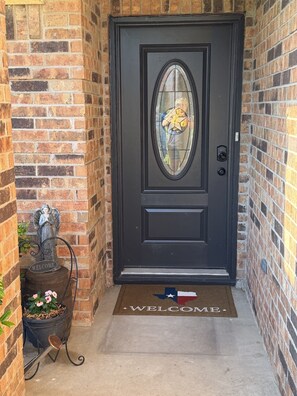 Exterior detail - Christie Drive Retreat - fully updated 3-bed, 2/bath house in downtown Frisco (Frisco)