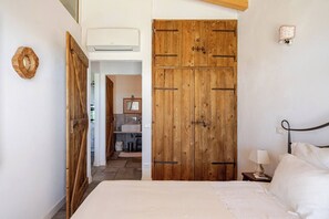Iron/ironing board, WiFi, bed sheets - Cottage in Umbria with private garden and pool (Umbria)