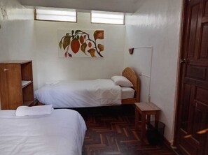 Classic Twin Room | Desk, free WiFi - las orquideas (Ollantaytambo)