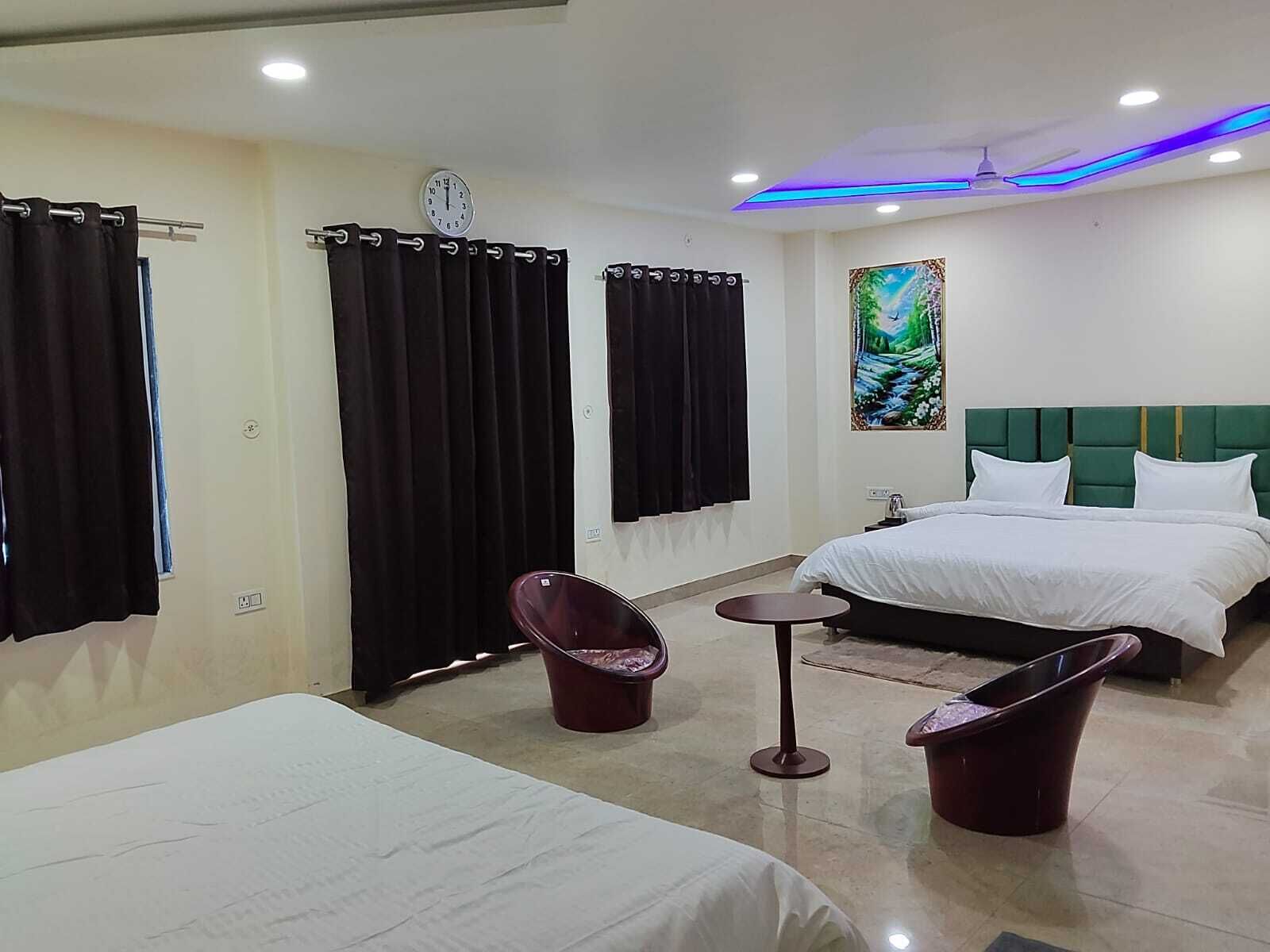 Studio Suite Cao cấp, ban công, quang cảnh thành phố | Két bảo mật tại phòng, bàn, bàn ủi/dụng cụ ủi quần áo 