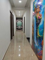 Quarto casal luxo, vista para a cidade | Opções para refeição no quarto