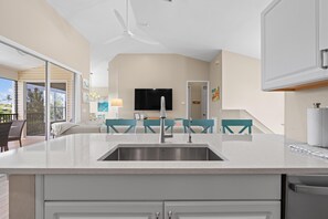 Casa, varias camas (The Oasis) | Interior