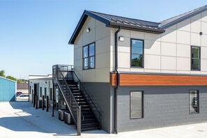 Exterior - Perfect new construction apartment centrally located in Troy. (Troy)