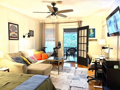 Cozy Vintage Studio Close To Downtown