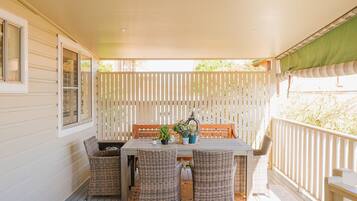 Classic Cottage, 4 Bedrooms, Kitchen | Outdoor dining
