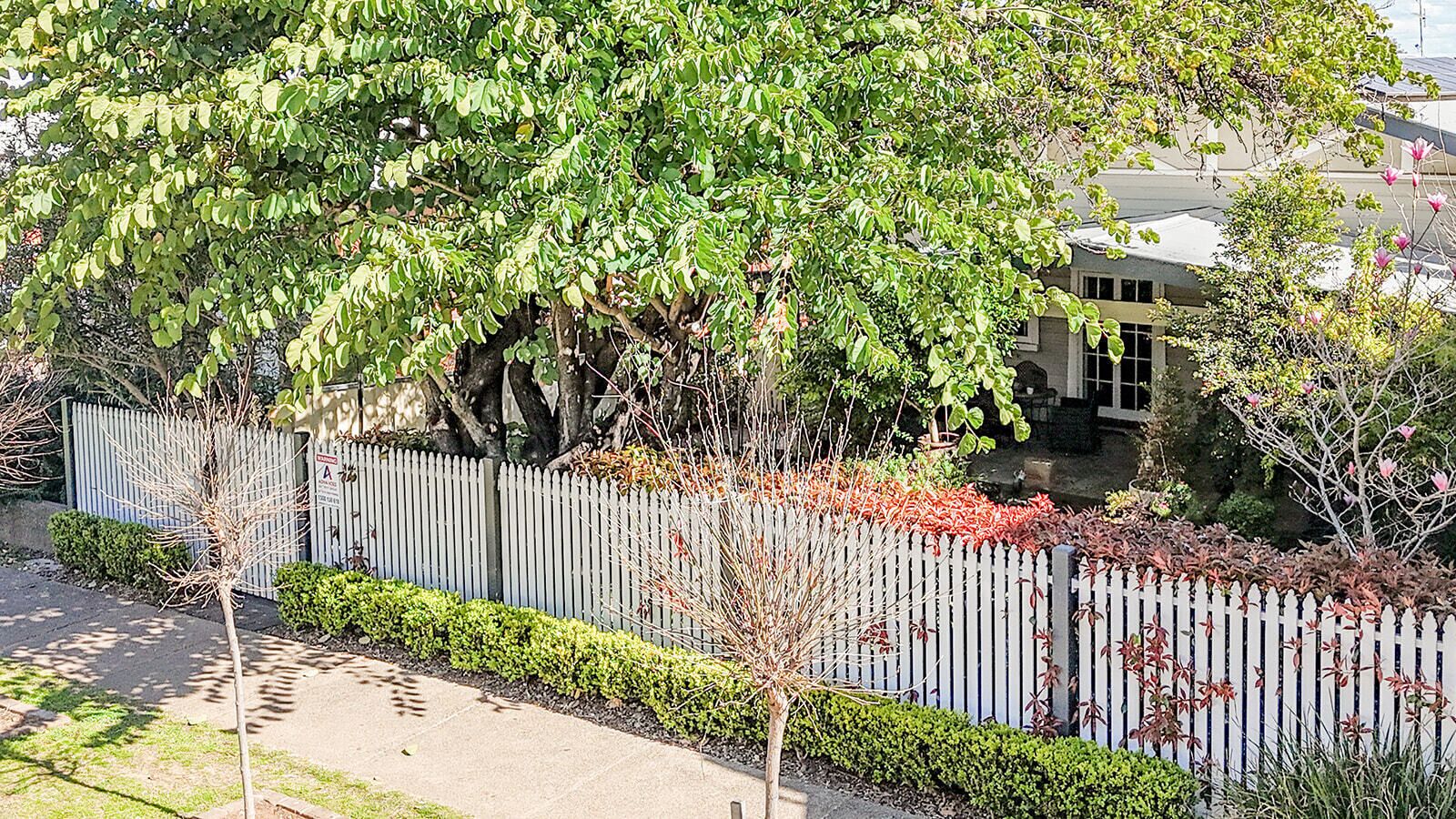 Classic Cottage, 4 Bedrooms, Kitchen | Property grounds
