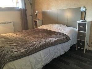 Fer et planche à repasser, Wi-Fi, draps fournis