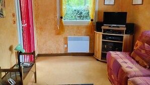 2 室のベッドルーム、アイロン / アイロン台、ベッドシーツ
