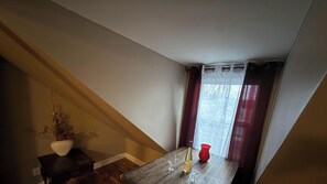 Dining - Lofty 2 Bedroom Escape (Louisville)