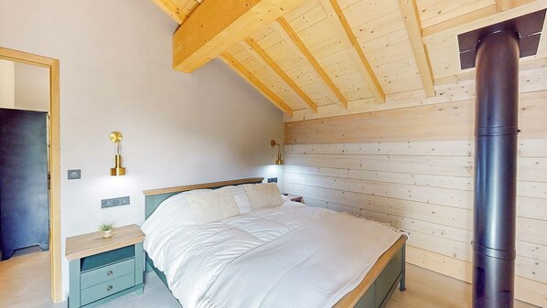 5 bedrooms, iron/ironing board, WiFi