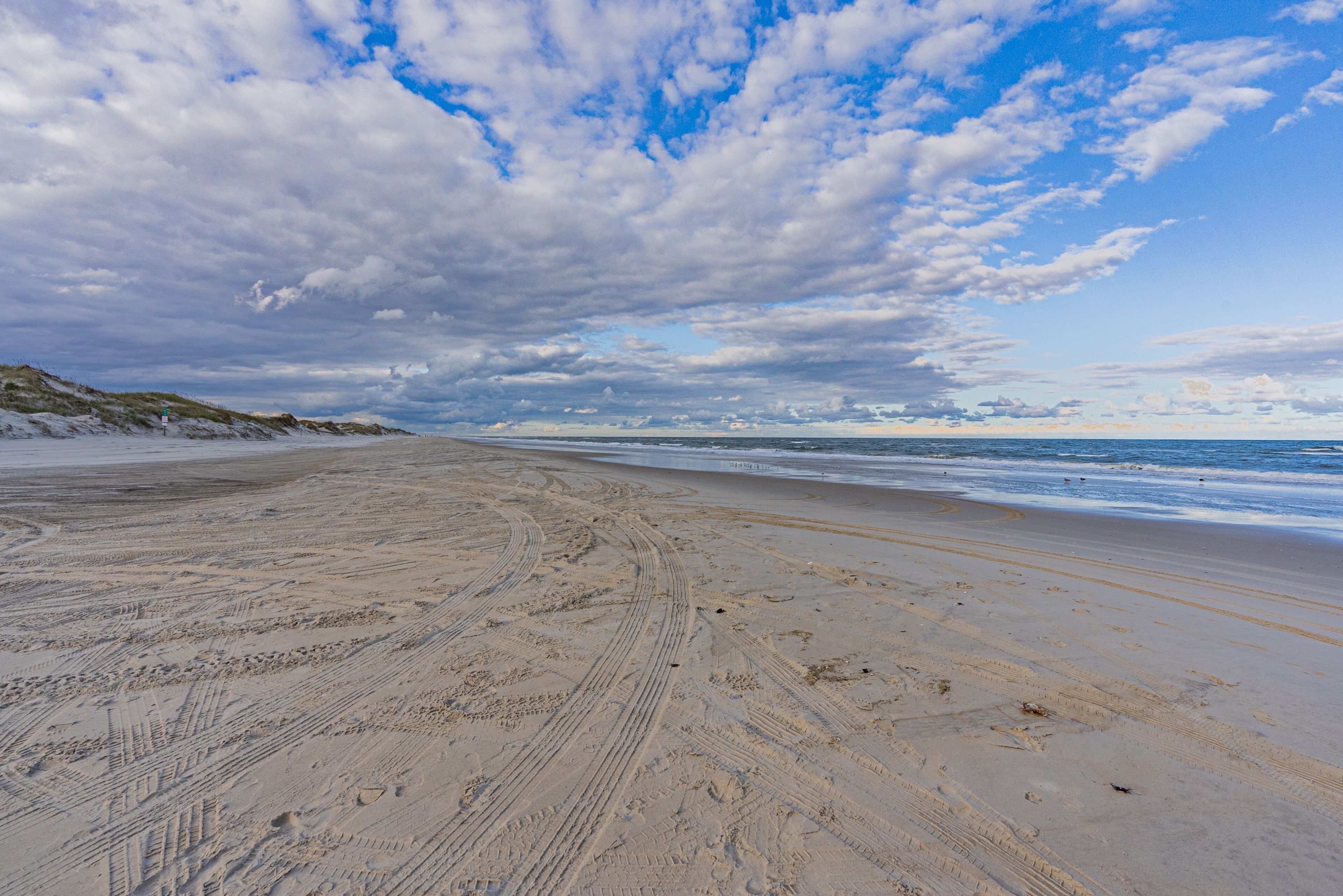 Beach nearby, sun loungers, beach towels