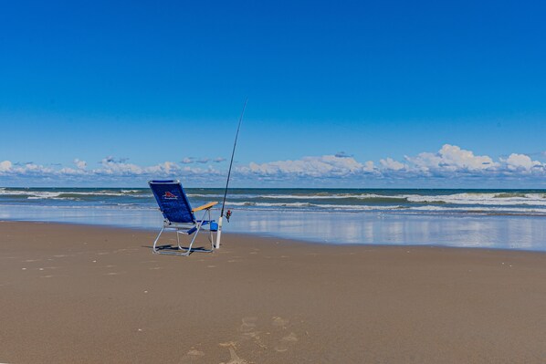 Beach nearby, sun-loungers, beach towels