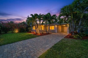 Exterior - Tropical Escape•Pool•Outdoor Cinema• Near Beach (Fort Lauderdale)