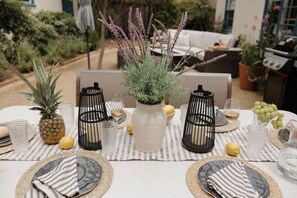 Outdoor dining - 🌊 Designer Bird Rock Gem | Walk to Beach & Cafe (La Jolla)