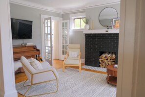 Living area - Luxe 4BR Home | 2 Miles to DT | New Listing (Minneapolis)