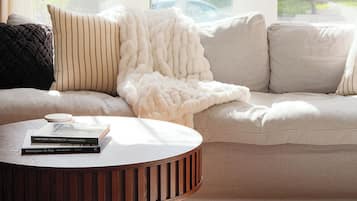 Smart TV, fireplace, offices