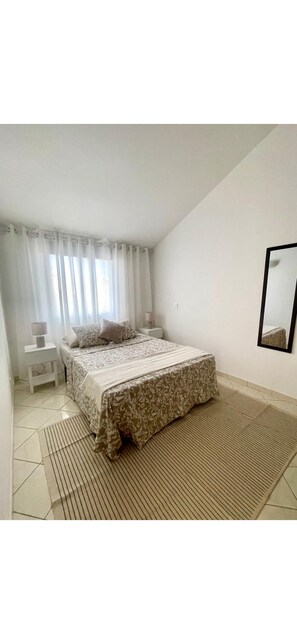 Iron/ironing board, free WiFi, bed sheets - Vrbo Property (Santa Maria)
