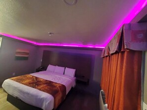 Desk, free WiFi - Buzen Suites 2030 (Dallas)