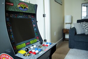 Games room - Cottage Gem in Heart of Carlton Landing. Walk to Pools, Restaurants & Beach (Carlton Landing)
