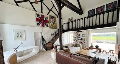Country house with exceptional view - sleeps 9/11 - swimming pool