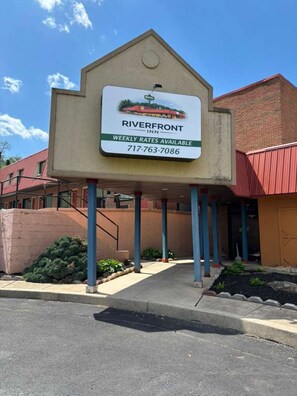 Miscellaneous - Riverfront Inn   (Lemoyne)