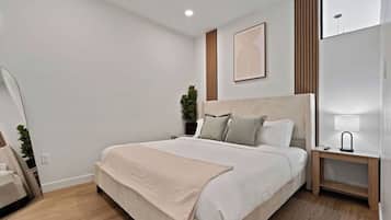 Apartment, 2 Bedrooms, Kitchen, Park View | Desk, laptop workspace, blackout drapes, iron/ironing board
