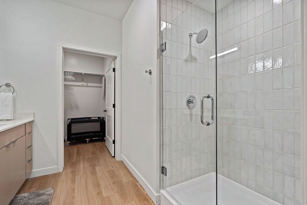 Apartment, 2 Bedrooms, Kitchen, Park View | Bathroom | Free toiletries, hair dryer, towels, soap