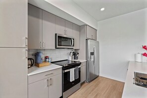 Apartment, 2 Bedrooms, Kitchen, Park View | Private kitchen - The Silo Park by Stylish Stays (Salt Lake City)