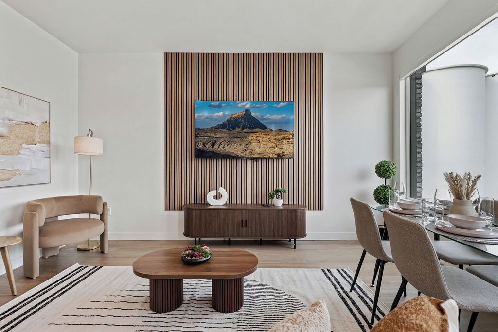 Apartment, 2 Bedrooms, Kitchen, Park View | Living area | Computer monitors