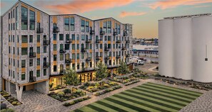 Exterior - The Silo Park by Stylish Stays (Salt Lake City)