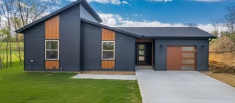 The Eagle's Green on 17: BRAND NEW construction!