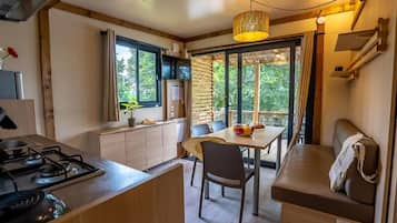 Superior-Chalet, 2 Schlafzimmer, Seeblick | Innenbereich