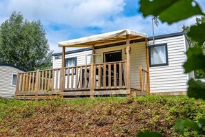 Comfort Mobile Home, 2 Bedrooms, Lake View | Exterior